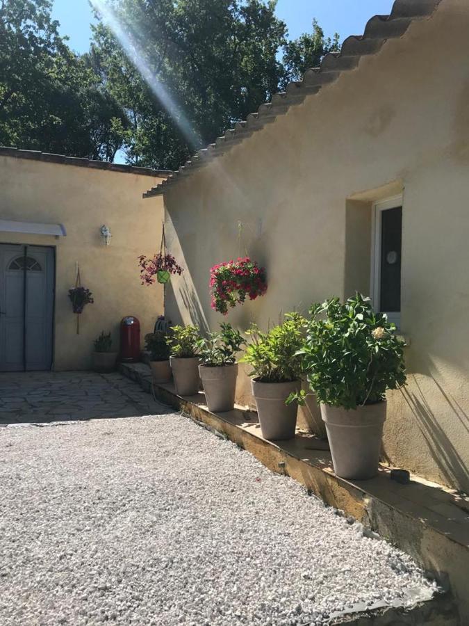L'Escapade. Entre Aix Et Marseille, Studio Pleine Nature. Fuveau Εξωτερικό φωτογραφία